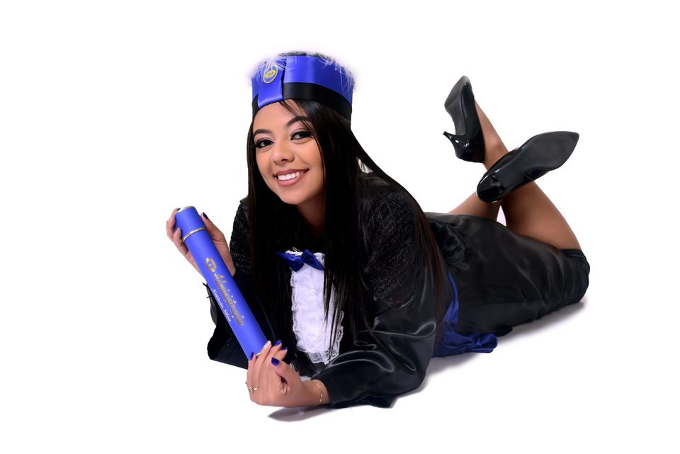 Natércia Silva - Formatura Administração Estácio