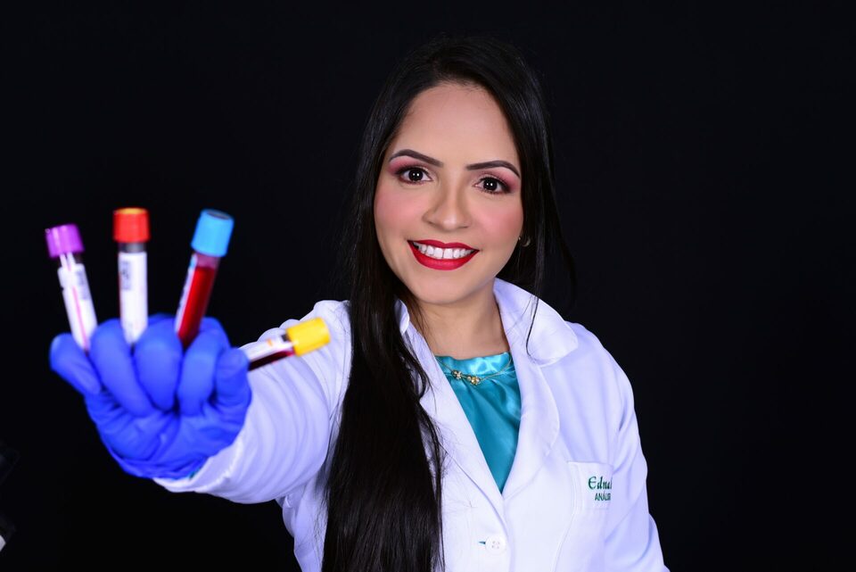 Edna Soares - Curso de Análises Clínicas